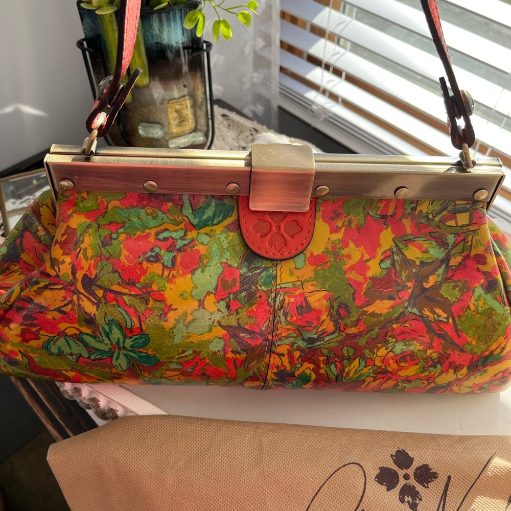 Patricia Nash handbag❗️❗️ - Picture 3 of 16